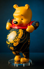 Sculpture "Tatpooh Gallery" by Jee Saya - 41 cm / 16.1"
